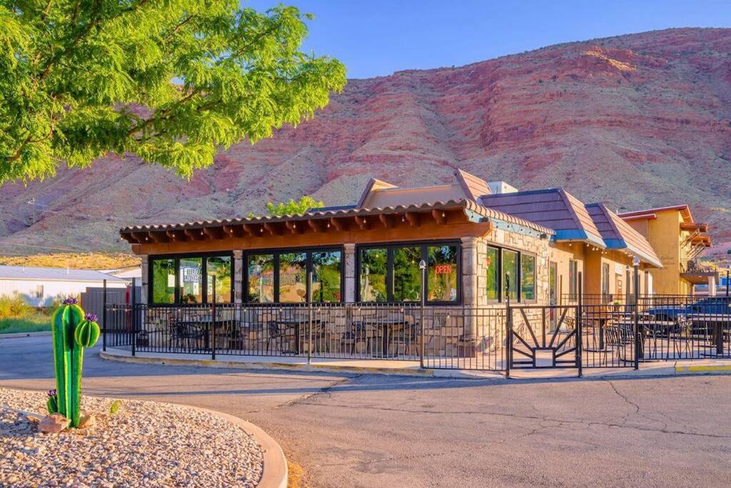 Luxury Downtown Rental - La Dolce Vita Villa #3 Moab Extérieur photo